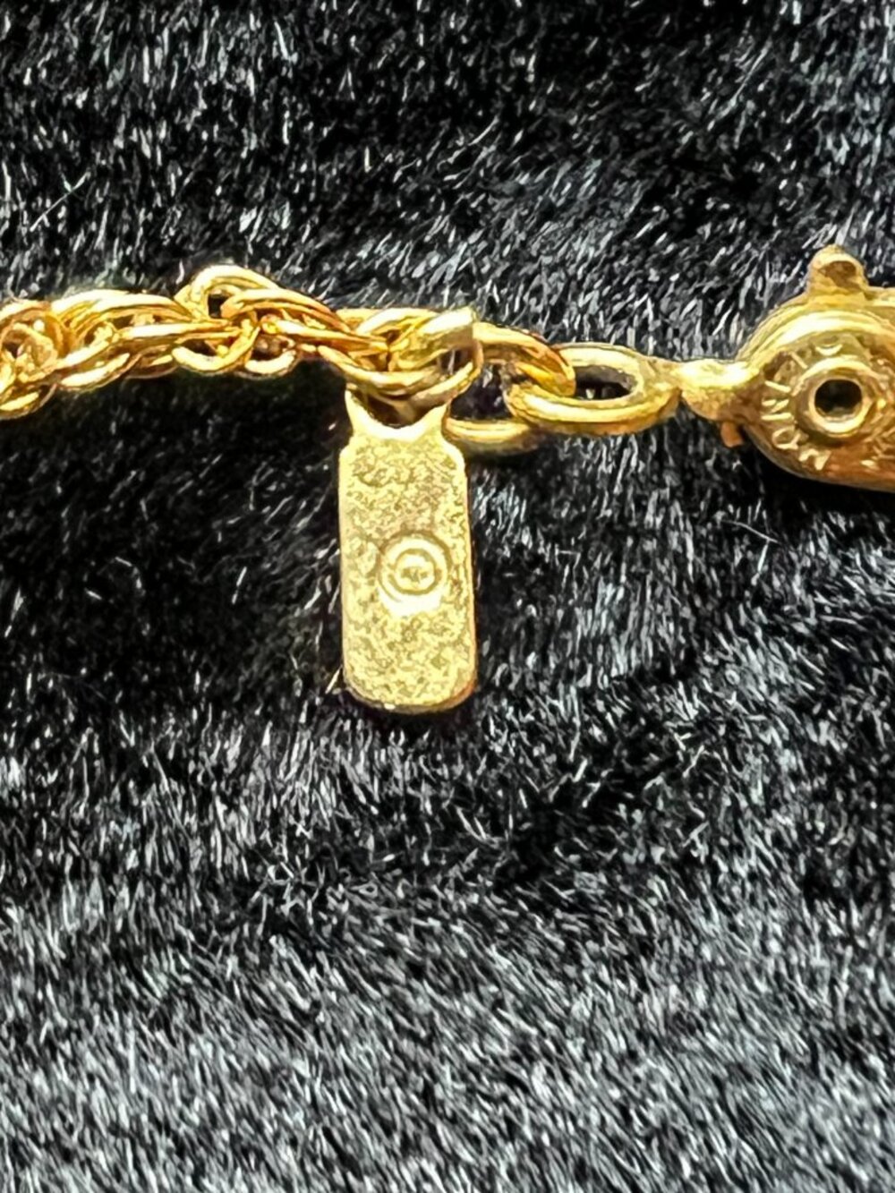 Vintage Monet Gold Tone Shell Pendant Necklace 24” Coastal Beach Mid Century - Picture 6 of 10